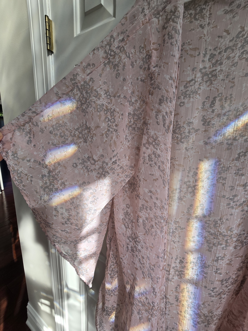 Source Unknown Sheer Floral Kimono in Pink And Gray - Picture 3 of 3